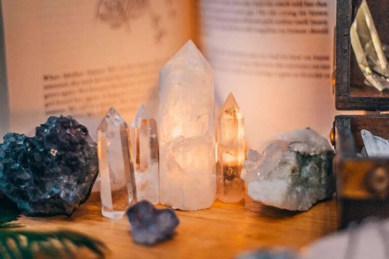 Enhancing Your Energy Healing Sessions with the Power of Reiki Crystals