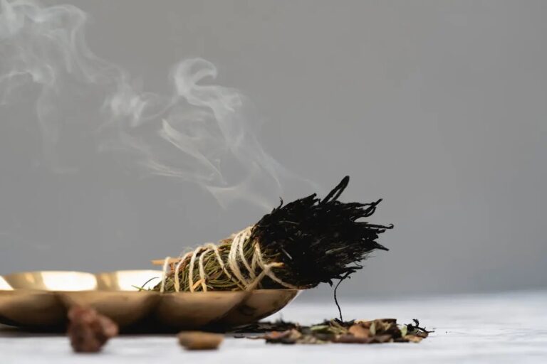 5 Benefits of Using Incense Burners for Energy Cleansing